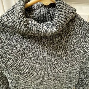 Q&A Black & White Sweater